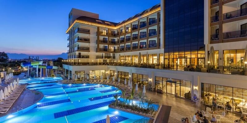 Glamour Resort & Spa