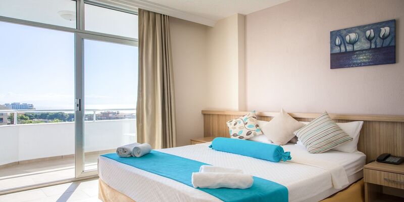 Ponz Hotel