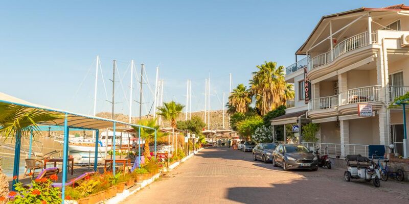 Rayana Hotel