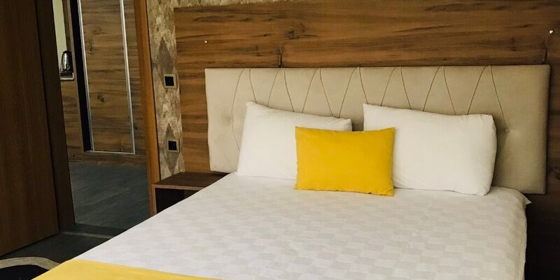 Rise Suit Otel