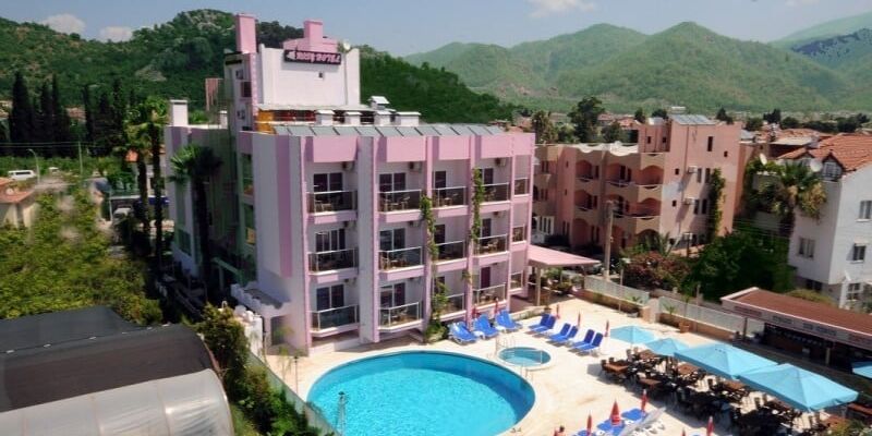 Rosy Hotel