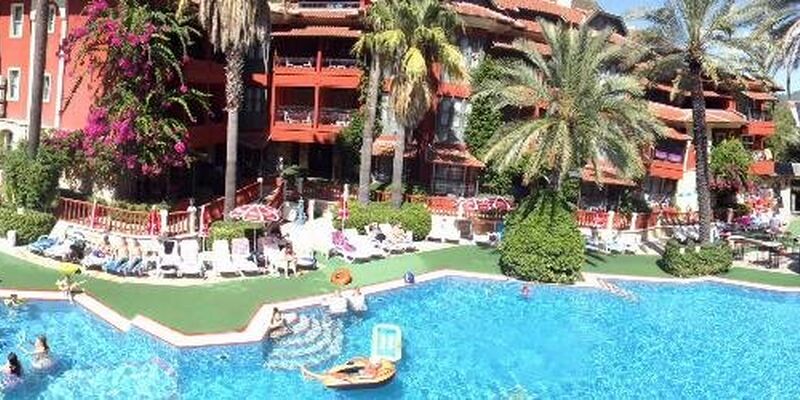 Grand Aquarium Hotel