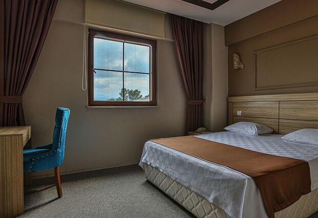 Grand Ayzek Hotel