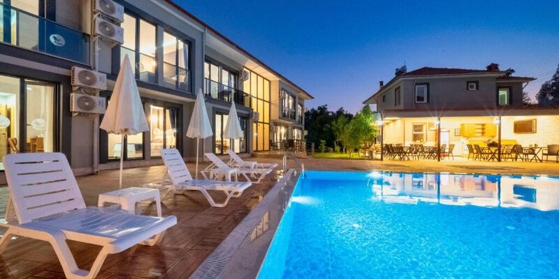 The Halcyon Rooms & Suites Hotel