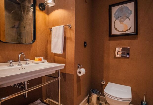 The Remote Hotel