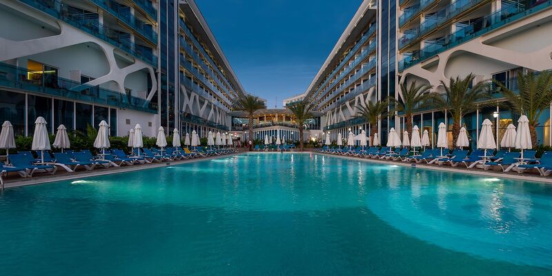 Vikingen Infinity Resort & Spa