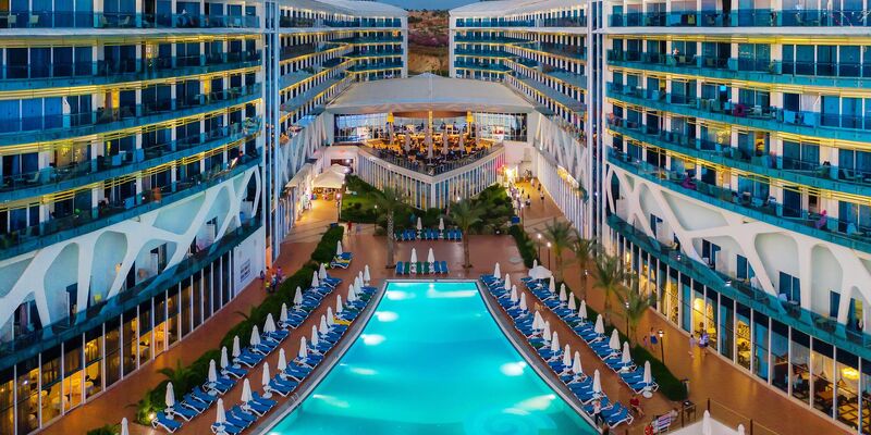 Vikingen Infinity Resort & Spa