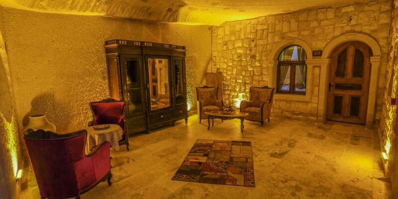 Kalsedon Cave Suites