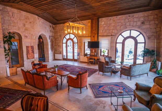 Kalsedon Cave Suites