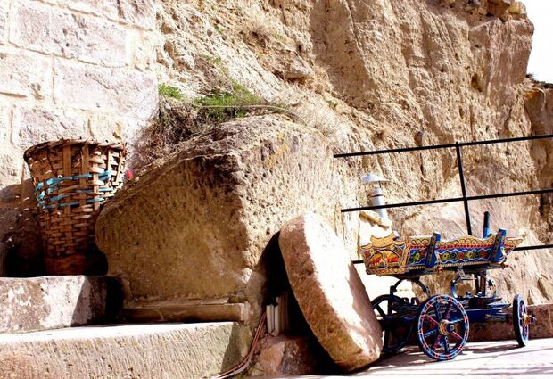 Kapalos Cave Suites