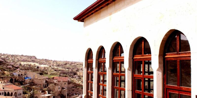 Kapalos Cave Suites