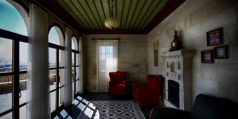 1811 Cave Hotel