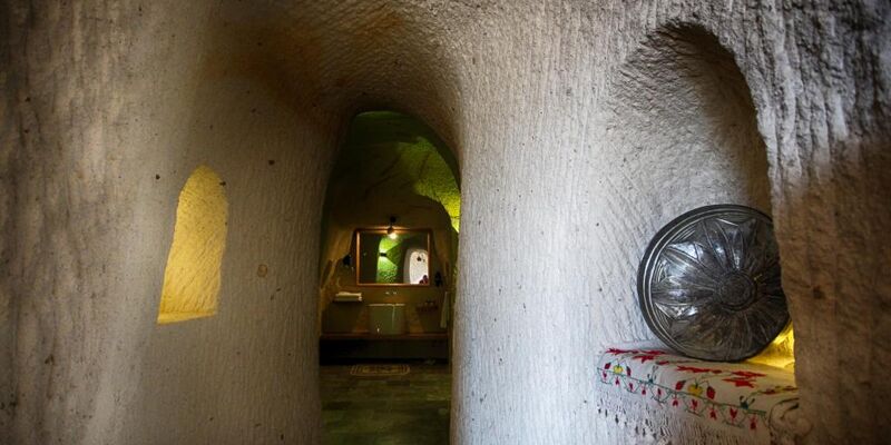 1811 Cave Hotel