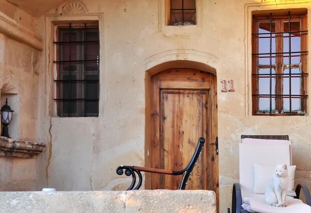 4 Oda Cave House