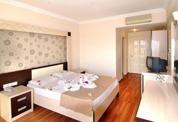 Aperion Beach Hotel
