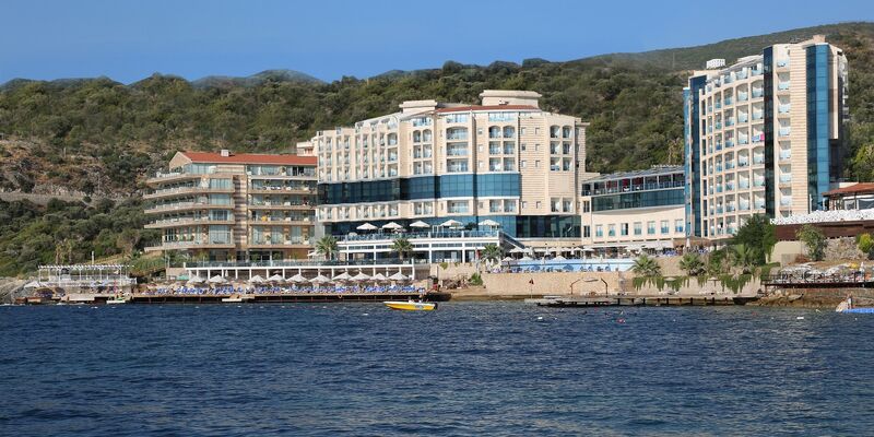 Charisma De Luxe Hotel