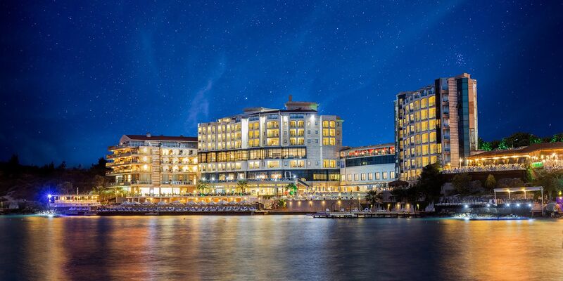 Charisma De Luxe Hotel