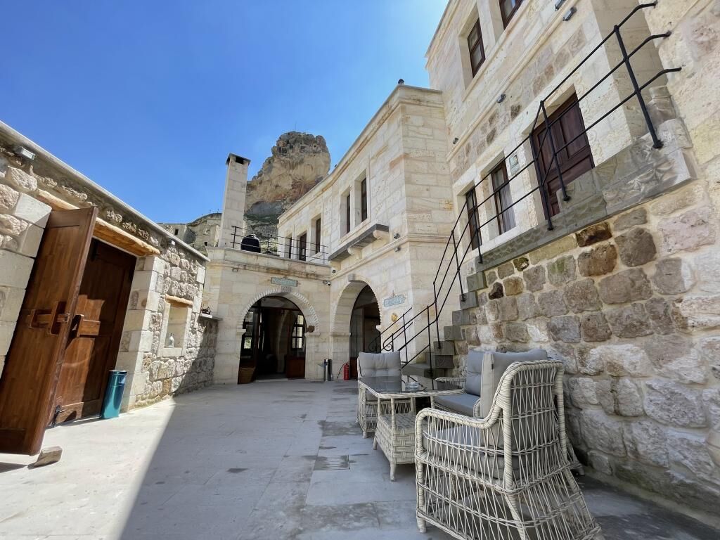 Doctor's Cave Suites