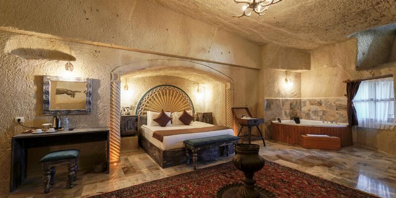 Doctor's Cave Suites