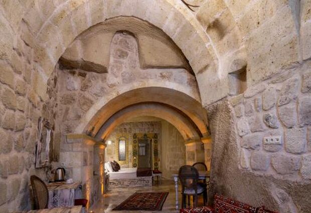 Doctor's Cave Suites