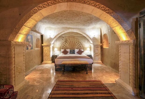 Doctor's Cave Suites