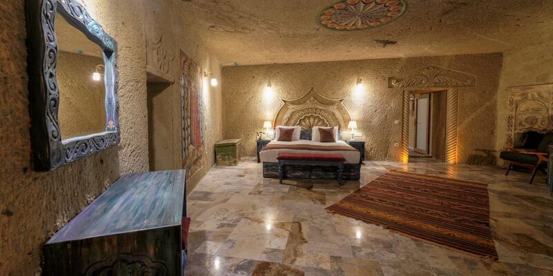 Doctor's Cave Suites