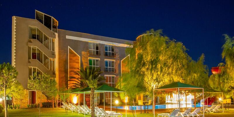 Aqua Nina Hotel