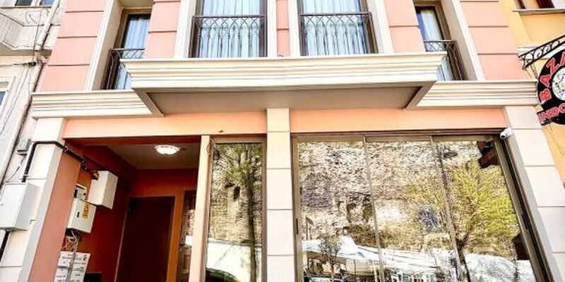 Saratoga Boutique Hotel