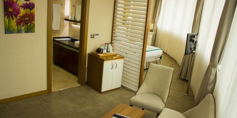 Yol İş Holiday Otel Adana