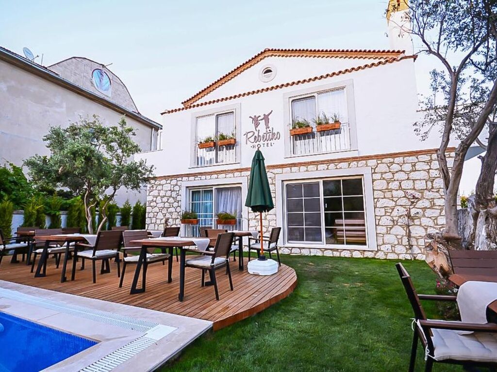 Alaçatı Otel Rebetiko