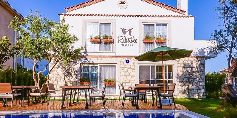 Alaçatı Otel Rebetiko