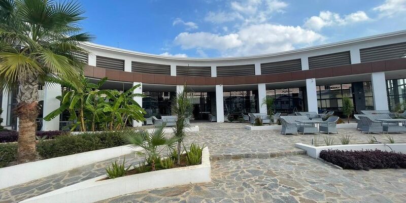 Ekor Elegance Hotel
