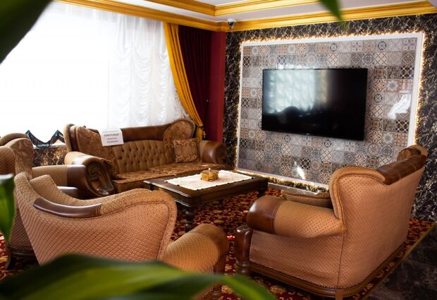 Royal Business Hotel & Restaurant