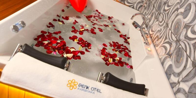 Renk Otel Karşıyaka