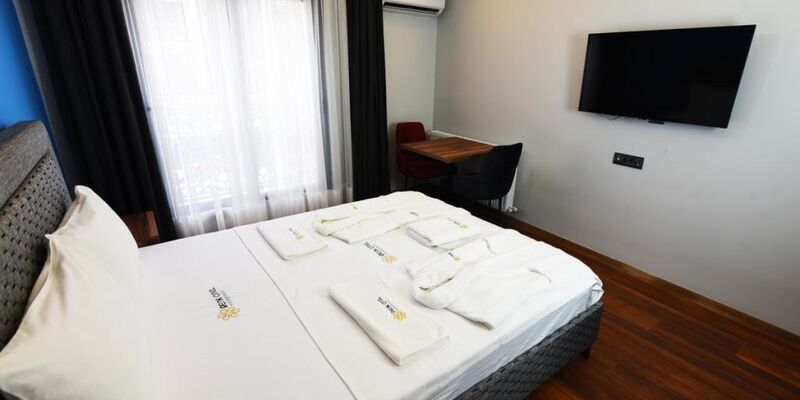 Renk Otel Karşıyaka