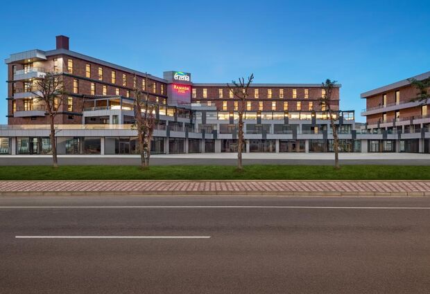 Ramada Plaza By Wyndham Batman