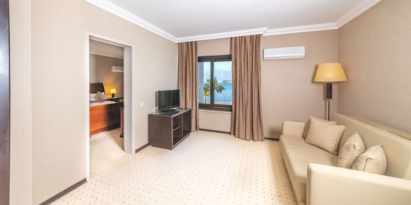 Faros Premium Beach Hotel