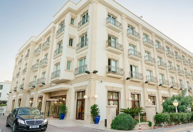 Rocks Hotel