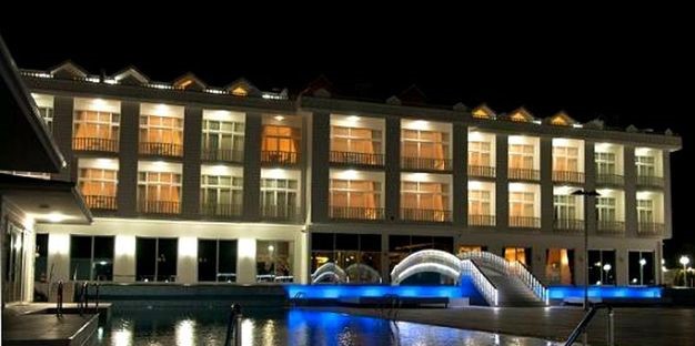 White Palace Hotel & Spa