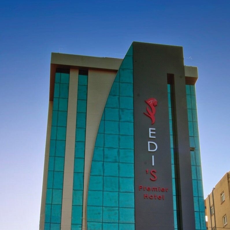 Edi's Premier Hotel