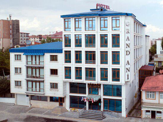 Grand Ani Hotel