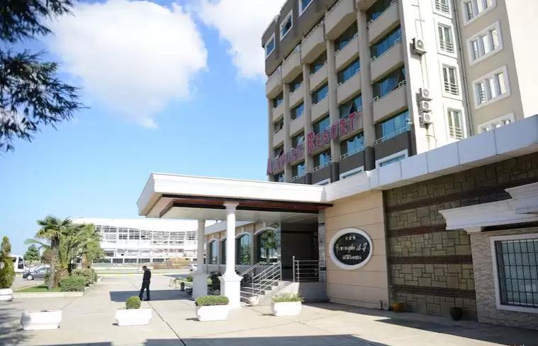 Airport Resort Hotel