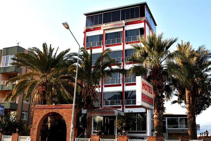 Anemonia Hotel
