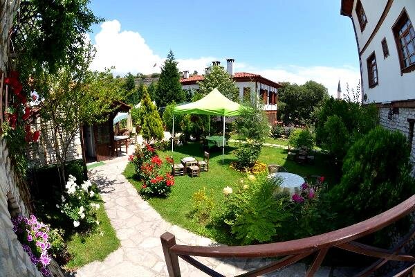 Akçe Konakları