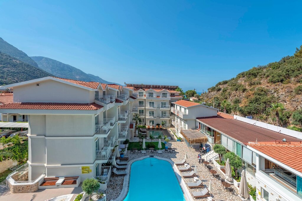 Montebello Deluxe Hotel