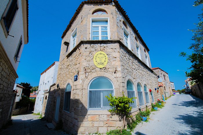 Sari Gelin Alacati Hotel