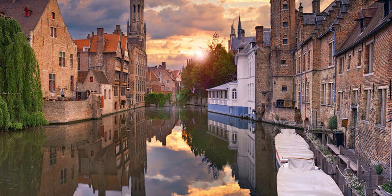 İzmir'den Direkt Sefer ile Sevgililer Gününe Özel Brüksel & Brügge Romantik Paris Turu Rotası