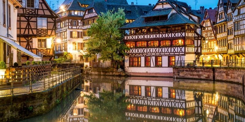 Elegant Noel Pazarları Turu Ajet Havayolları ile 3 Gece - BSL-BSL