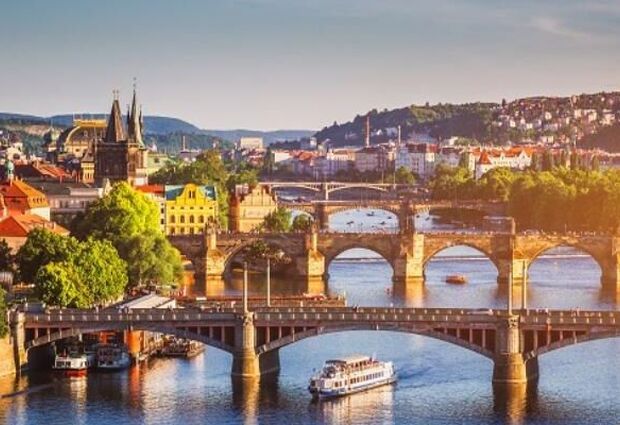 Yılbaşı Özel Dolu Dolu Orta Avrupa Turu Berlin & Prag Rotası