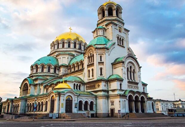 Balkan Üçgeni Turu Yılbaşı Özel Türk Havayolları ile 3 Gece 4 Gün